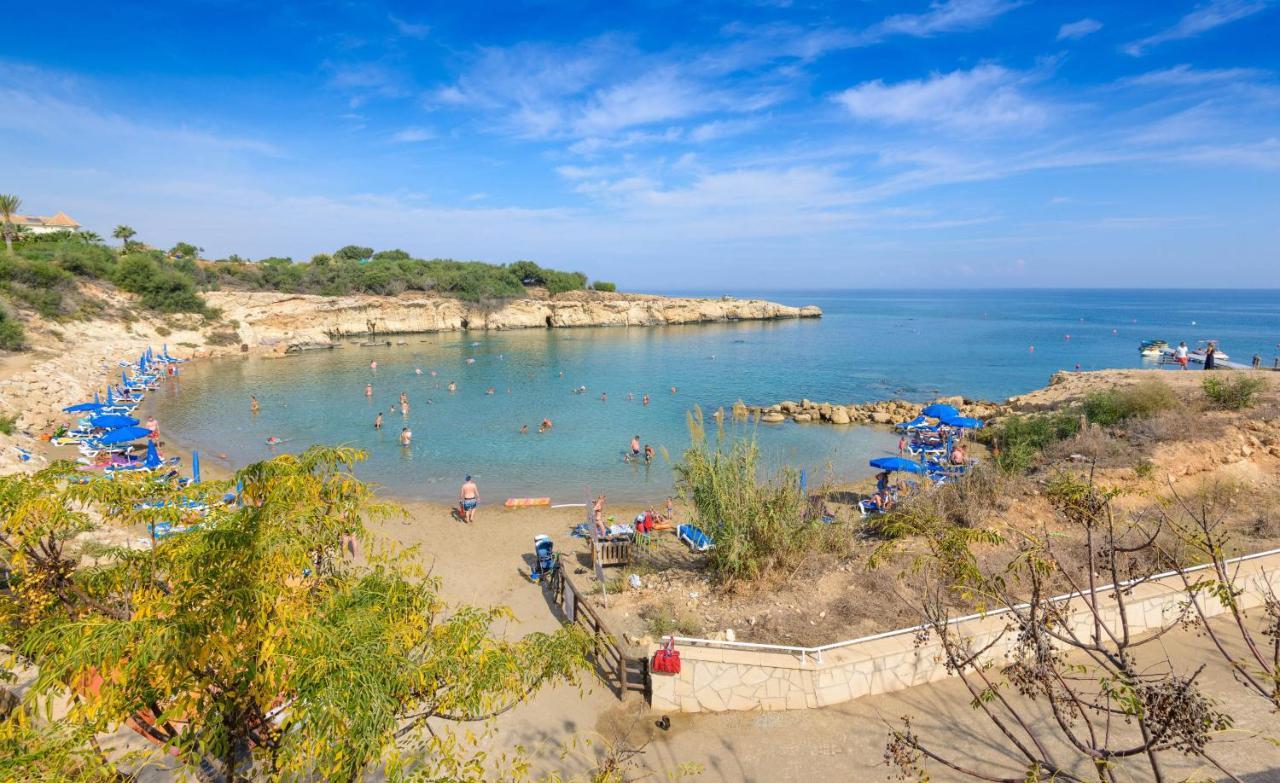 Blue Water Bay Villas Paralimni Eksteriør billede