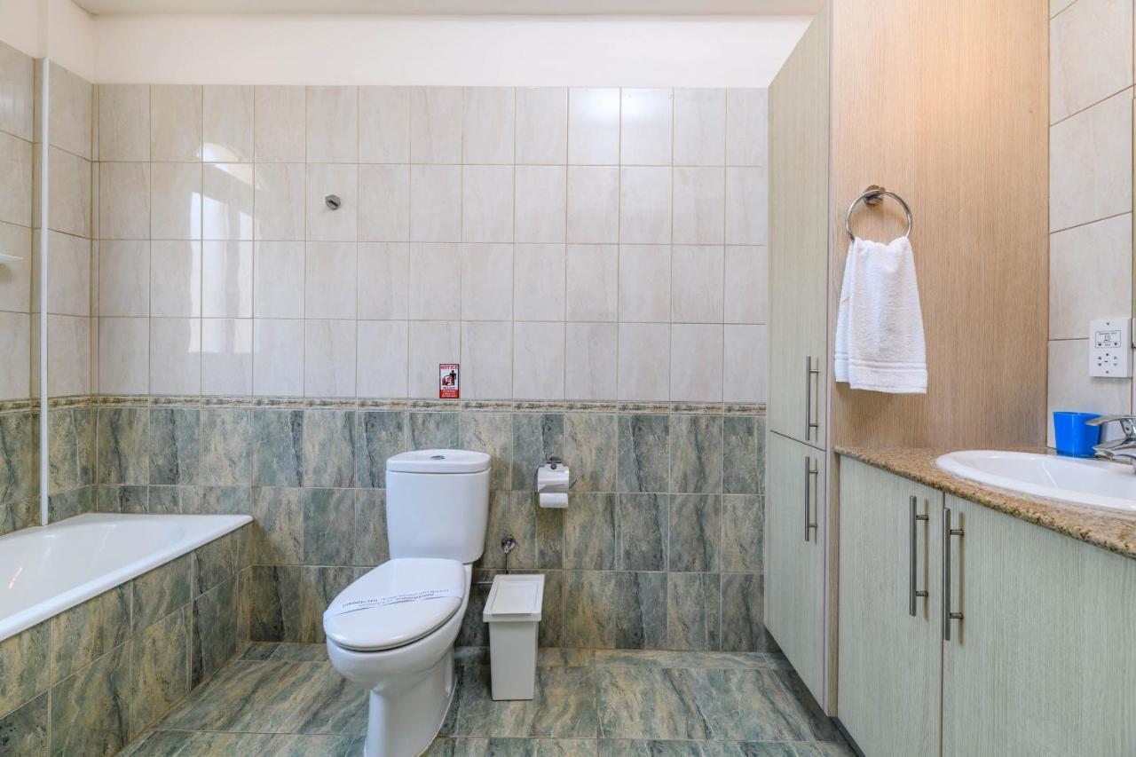Blue Water Bay Villas Paralimni Eksteriør billede